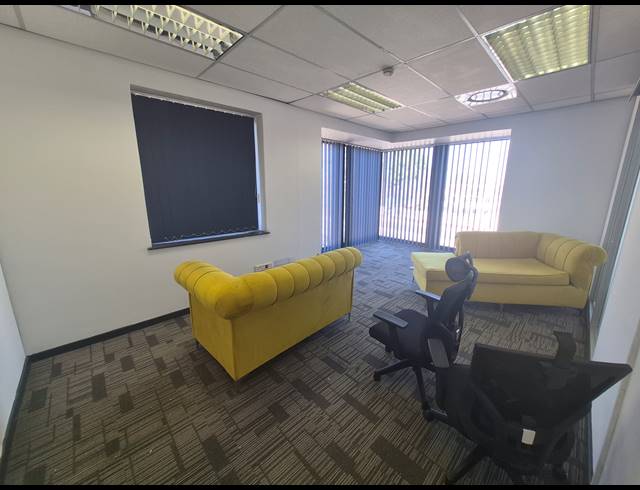 242M² OFFICE TO LET IN WOODMEAD